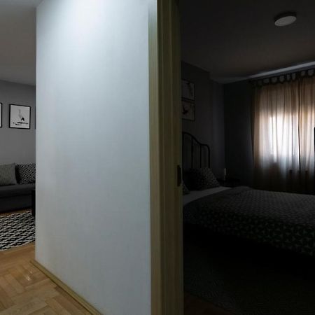 Central Fenix Apartment - Free Private Parking-Fast Wi-Fi Novi Sad Buitenkant foto